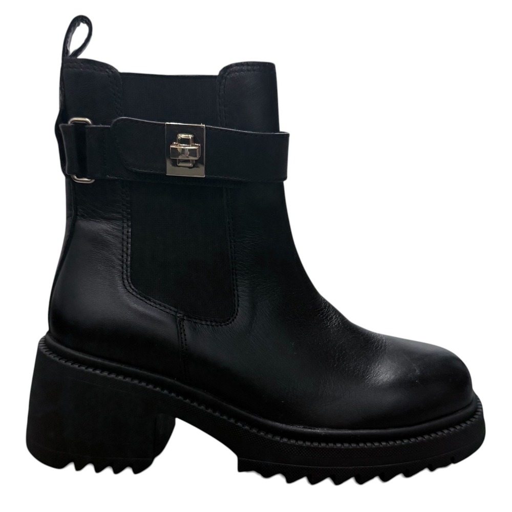 Steve Madden Size 7.5 Gates Black Leather Ankle Boots NWOT